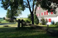 Cozy vacation apartment on the farm - vacation for the whole family Hotels in Argenbuhl