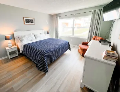 2B/2B Ground Floor/Poolside/ Ocean Front