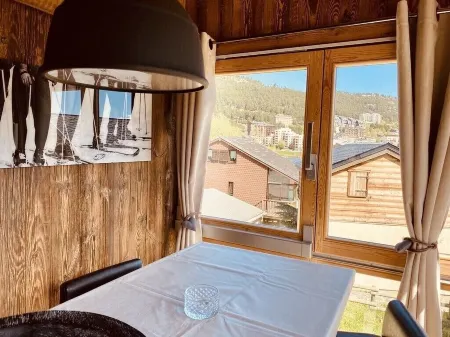 Coquet Chalet 2 Pas des Pistes ET Commerces Aux Angles-8 Pers-Parking Отели в г. Лез Англь