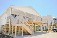 South End WB Beach House w Stunning Sunset Water Views from Large Front Porch.