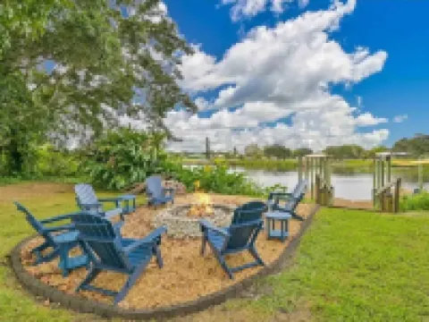 LaBelle Vie, "Riverfront Serenity Bamboo Trails on 3+ acres. Hotels in Hendry County