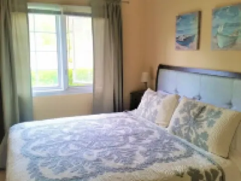 1BR Guest Apartment On Private Estate -KING BED- Pick Oranges by the Front Door Hotels in Vista