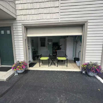 Suite is 100 Yds from the Beach! Private Beach Access. 1 Minute Walk.