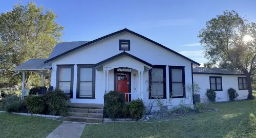 “El Castellito” on the Llano River [4 Bed House]