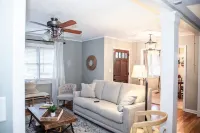 Cozy Adams St Cottage! Short walk to square! Hotels in Covington