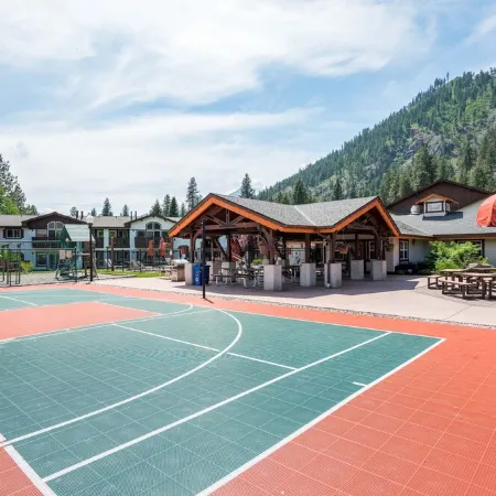 Café Condo Mountain Escape - Heated Pool & HotTub Open Late