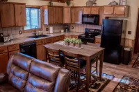 Cordingley's Cozy Cabin in Ashton