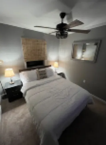 Spacious and cozy pet friendly chalet w/ hot tub & garden sauna