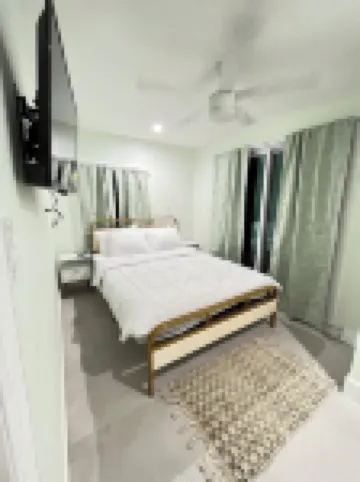 Canal home with direct river and gulf access, kayaks, hot tub, boat & motor inc