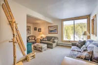 Mtn View Beauty- Walk to Slopes & Lake Lavinski- Top Rated Condo-Sleeps 5-Cheap