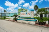 Newly renovated poolside condo @Coral Cay w/ private boardwalk to the beach Hôtels à proximité de : The Dunes Condominiums