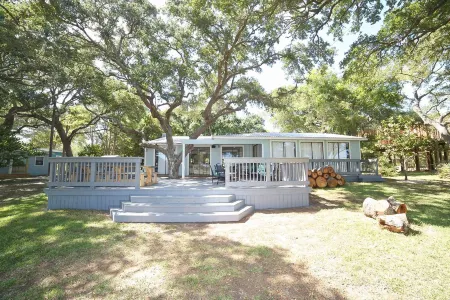 Relaxing Caney Creek views or just minutes from the beach!