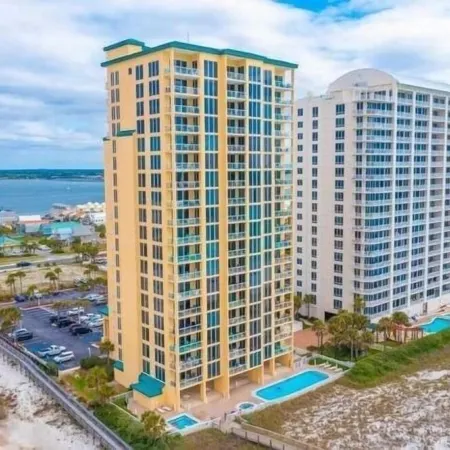 "Halfway to Heaven" Stunning Views! Beach Srvc Included~ Spacious~