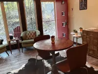 Rising Fawn Barn Guesthouse in the Woods on Lookout Mountain GA. Hotels in Dade County