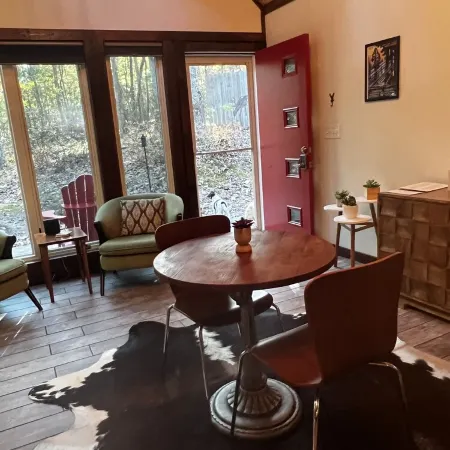 Rising Fawn Barn Guesthouse in the Woods on Lookout Mountain GA.