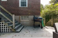The Hawksbill Haus (w/ hot tub)