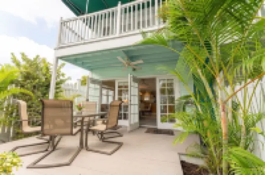 Roosters Perch at Truman Annex- Low Summer Rates!!!