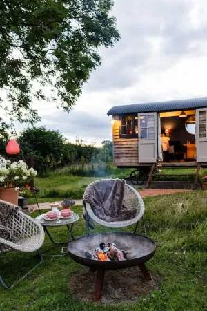 Indulgent Hideaway with Hot Tub in Durham Dales