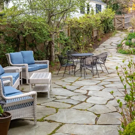 Downtown Captain's Mansion- The Dexter- Family, pet, and event friendly