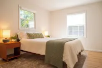 Newly renovated home located across from WRA and steps from downtown Hudson.<br>