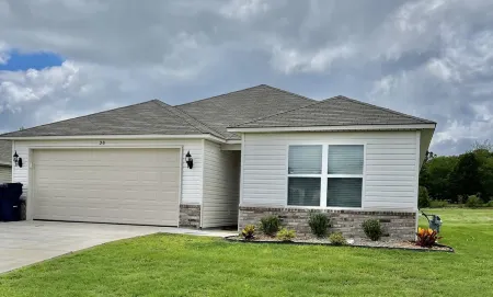 Like New Home close to town family friendly, quiet and close to amenities.