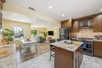 Crawford Poolhouse Near Many Conveniences