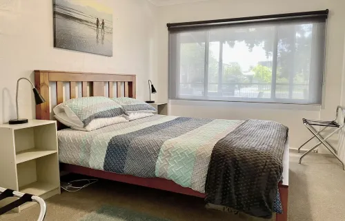 Sandy Bottom self-contained  unit - Hear the waves while you sleep.