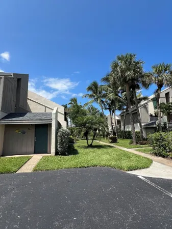 Beachside Modern Wellness Villa with Spacious Patio, Walk to the Beach