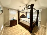 Cozy 4 BR home with a private backyard and pool Hotels in Coppell