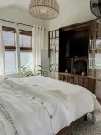 NEW! Convenient & central location to HHI, Sav & Beaufort. Hotels near Kroger