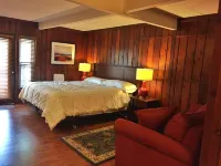 Miramar Beach oceanfront home w/ amazing deck views & just steps from the beach Hotels in El Granada