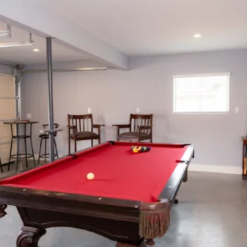 Rainbow Canyon Retreat:  Hot Tub, Fire Pit, Games Room - Sleeps 16+