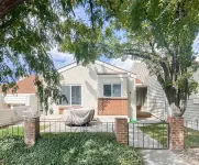 Spacious 3 bedroom / 2 bath Townhome - Centrally Located Near CMU!