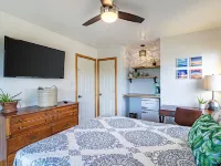 Private efficiency close to the beach & bay! Great for couples. Dog-friendly.