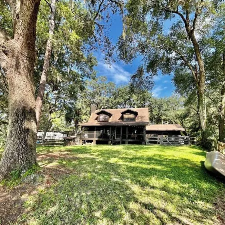 Lakefront Cabin in Ocala Forest – Near Springs, Shops, Pet Friendly Getaway