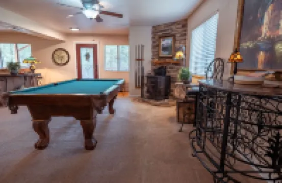 Mystic Forest Lodge, w/Superb Vistas & Media Room!