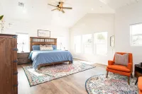 Swim & Stay at Old Town Overlook Across from Merkin Vineyards