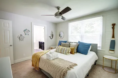 Charming in Charleston - Close to Downtown & Folly Beach
