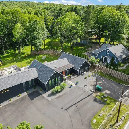 Sleeps 14! Game Room, Hot Tub, Firepit, Near Camelback & Great Wolf Lodge