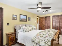 Garden Cottage Getaway on the Pend Oreille River! Pet-Friendly! Water Access!! Hotele w: Pend Oreille County