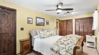 Garden Cottage Getaway on the Pend Oreille River! Pet-Friendly! Water Access!! - Homestays