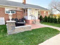 Home Suite Home- Charming 3 BR 2B Home, Located in Erie- Presque Isle 1 Mile Hotels near Mall Office