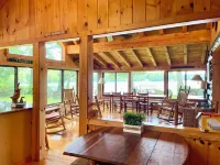 Lakefront cabins for family and friend gatherings