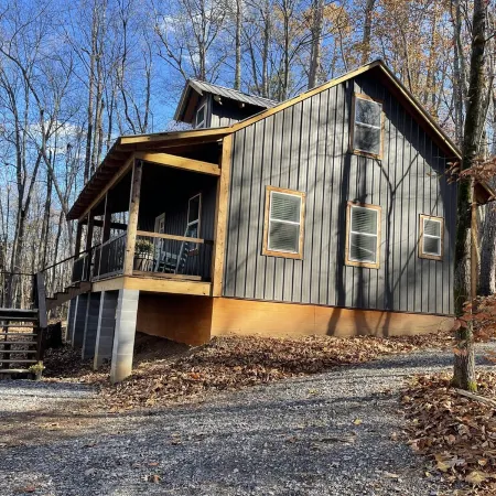 Cabin - secluded and Guntersville Lake w/hot tub and fire pit
