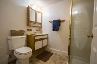 Sunridge Retreat is a secluded cabin in Luray, VA for large family and friends