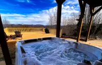 Wilkes County Western NC 3Br Cottage with Hot Tub!