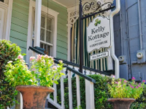 Kelly Kottage in Historic Downtown Natchez
