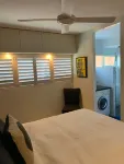 Sunny 1 Bedroom City Apartment with Rooftop Pool & BBQ