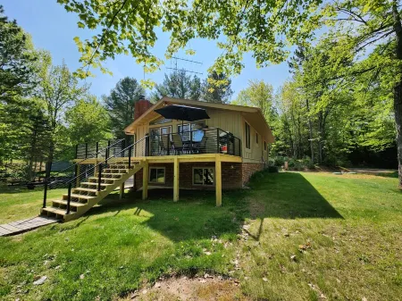 Mermaid House on Blue Lake- paddle boards, kayaks, and pontoon available