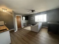 Quiet and Cozy 1br upstairs Guest House